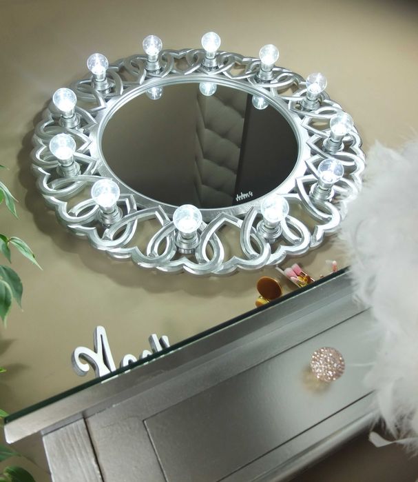 Oglinda Hollywood rotunda cu leduri, rama lemn masiv baroc cristal