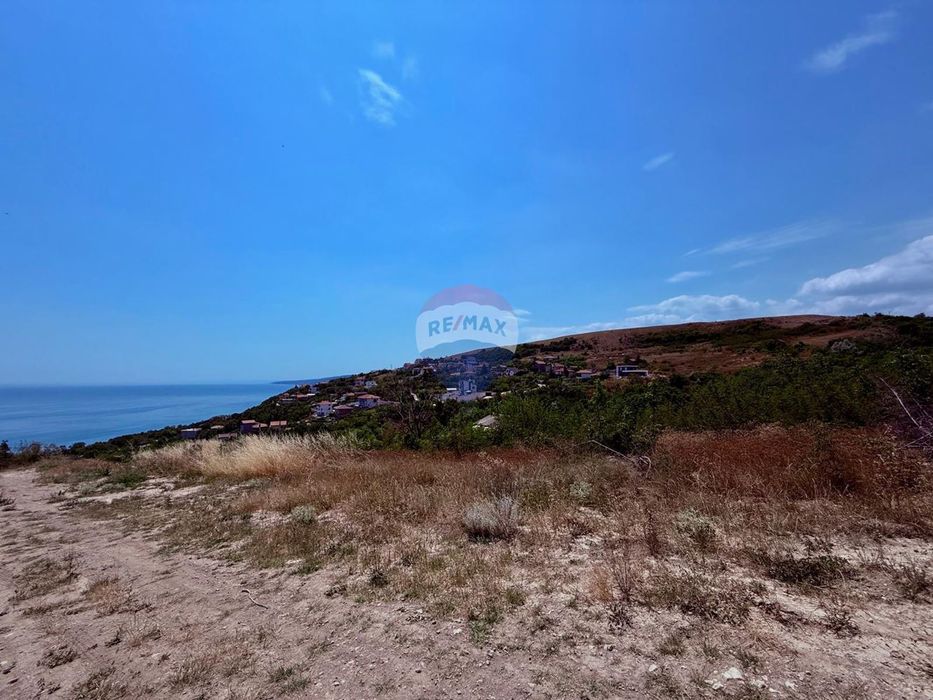 Парцел в регулация с панорамна морска гледка за продажба, гр. Балчик,