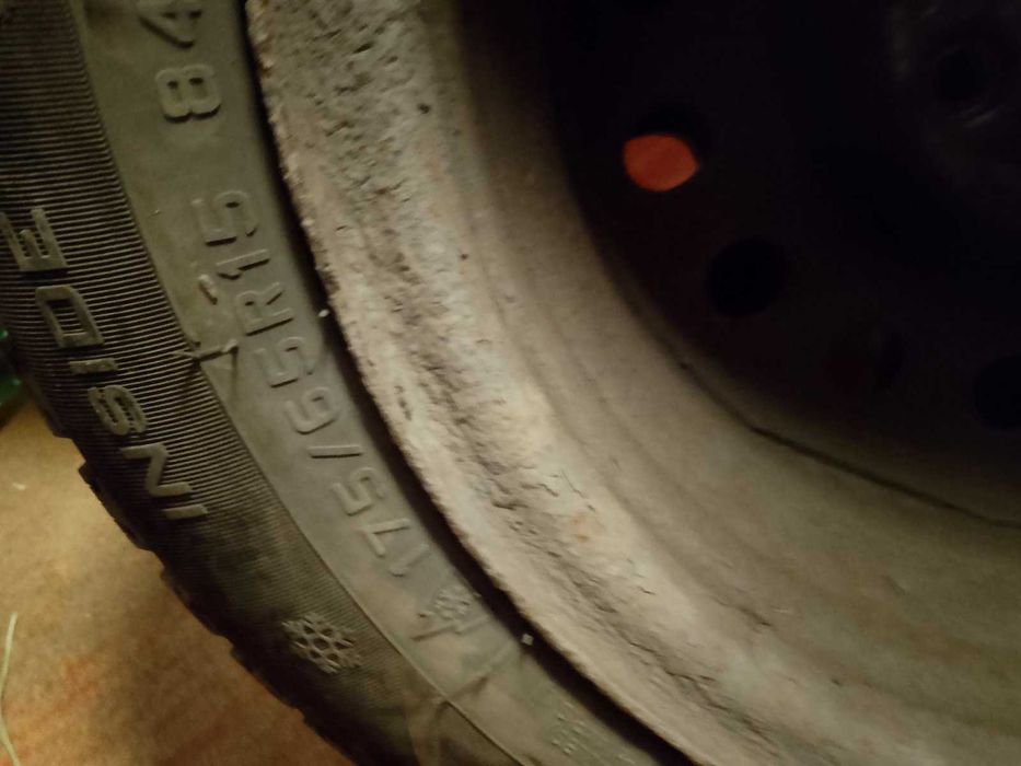 Гуми с джанти 175/65/15 + тасове