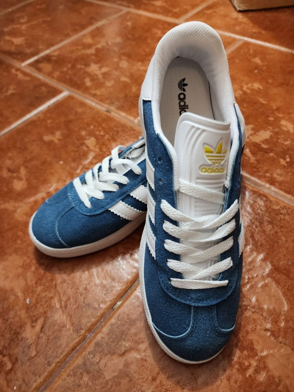 Adidași unisex Gazelle