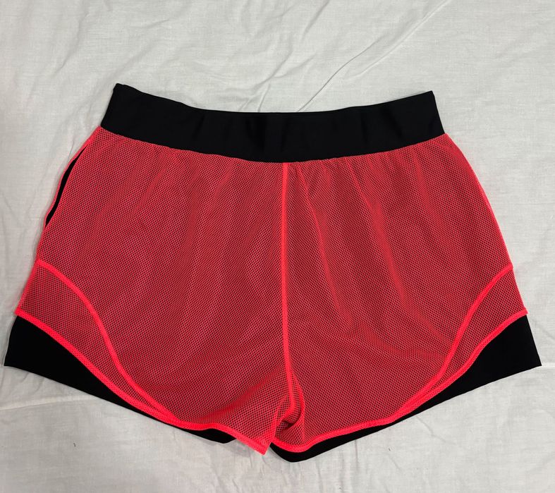 Дамски спортни пантялонки - Under Armour XL