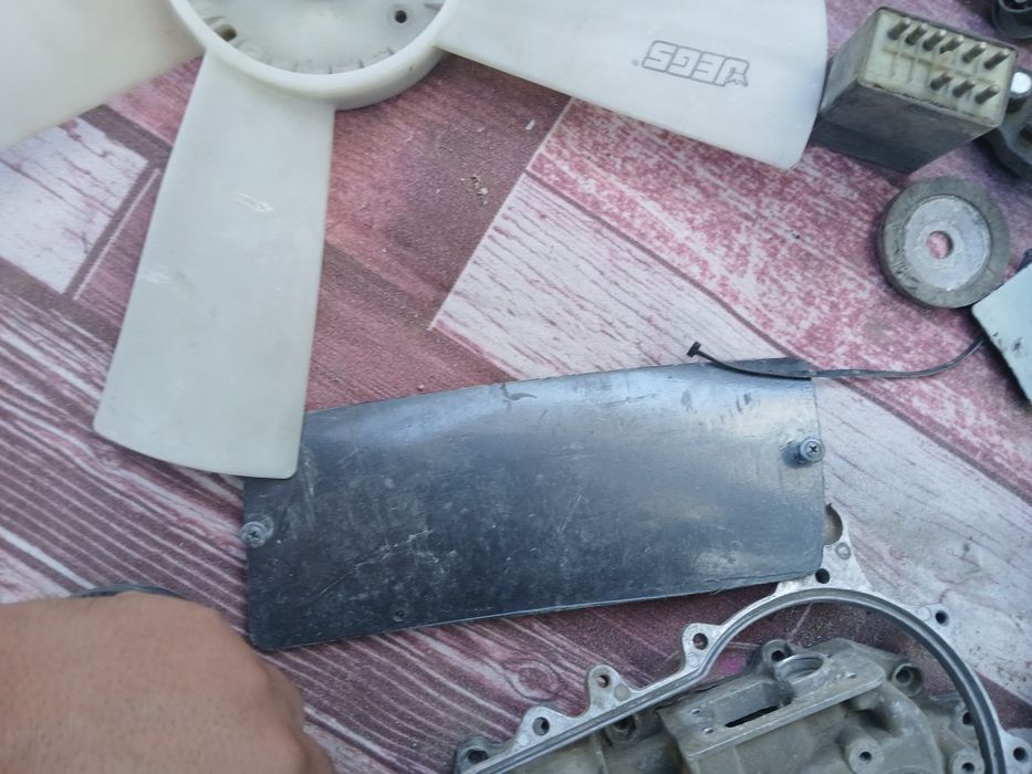 Авто  запчасти  мерседес