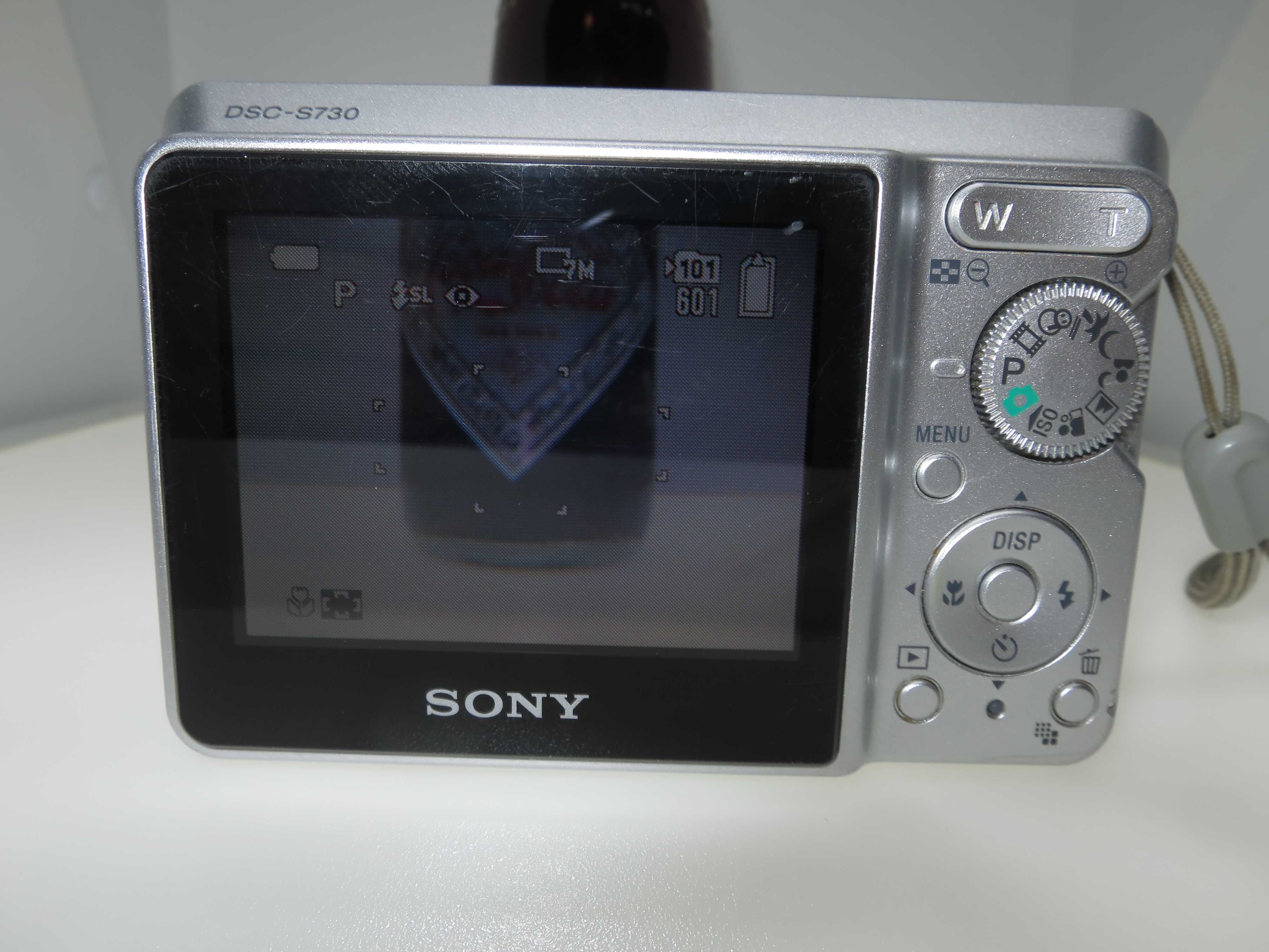 Sony S730 ултра компактен фотоапарат камера работи перфектно