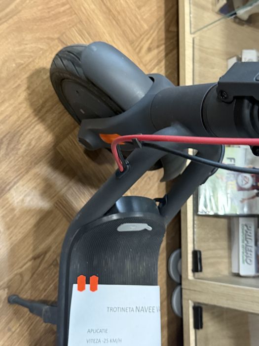 Trotineta navee v40i