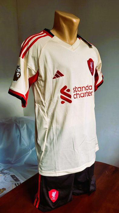 Футболни екипи - Liverpool, Real Madrid, Barca, Arsenal, Man City