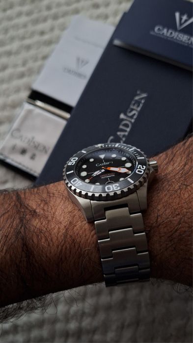 Nou. Automatic. Ceas cu mecanism japonez, Seiko.
