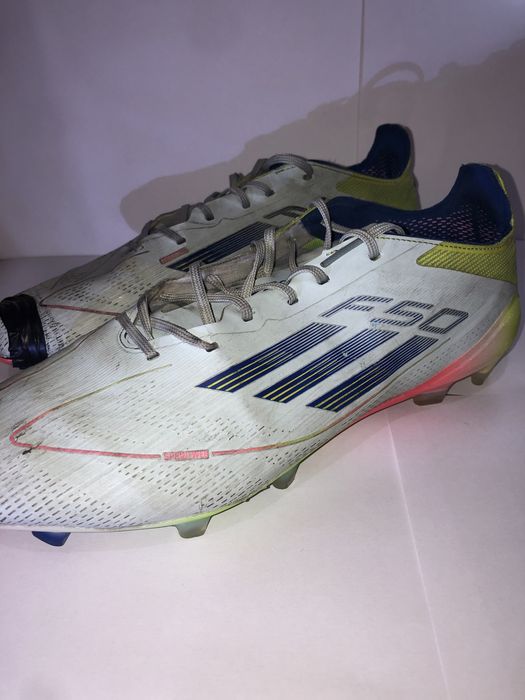 Продам не дорого бутсы adidas f50