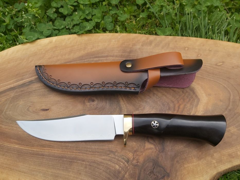 Ловен нож с кожена кания,три слоя стомана LN408