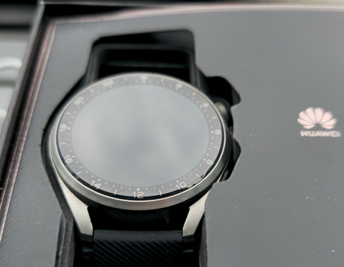 Huawei watch 3 pro неразличими от нов.