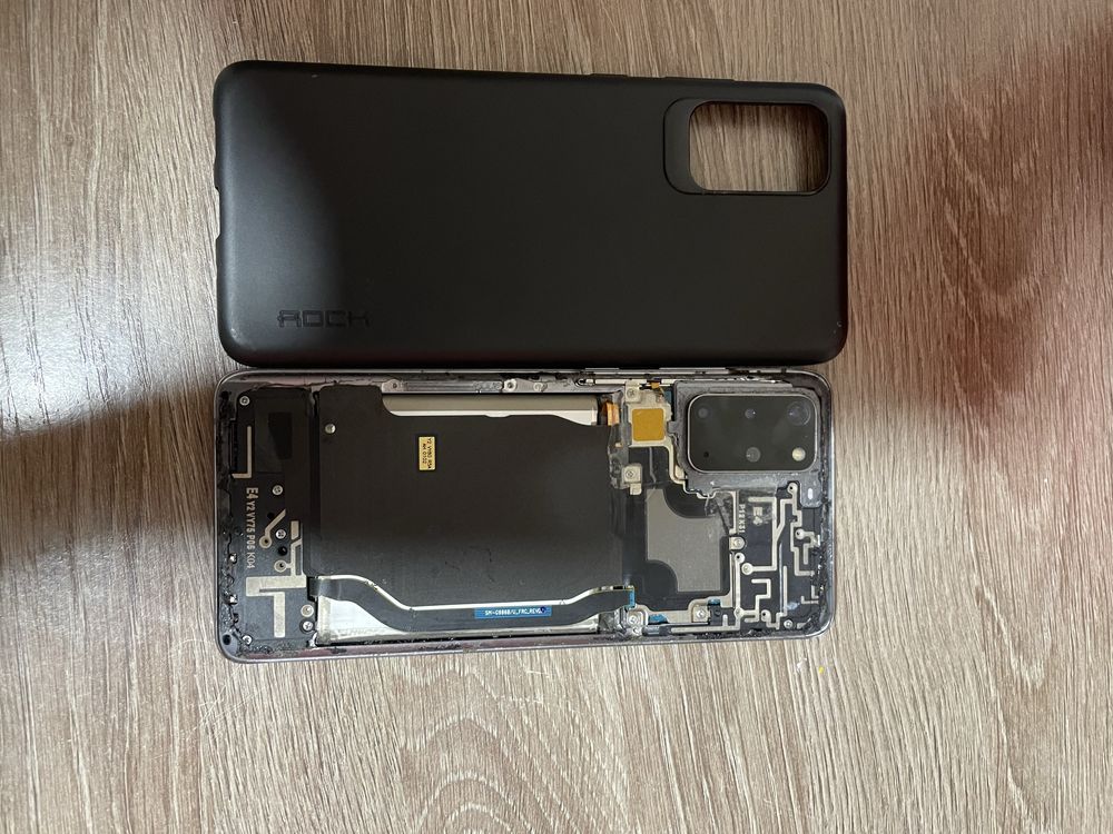 Обменяю Samsung s 20+