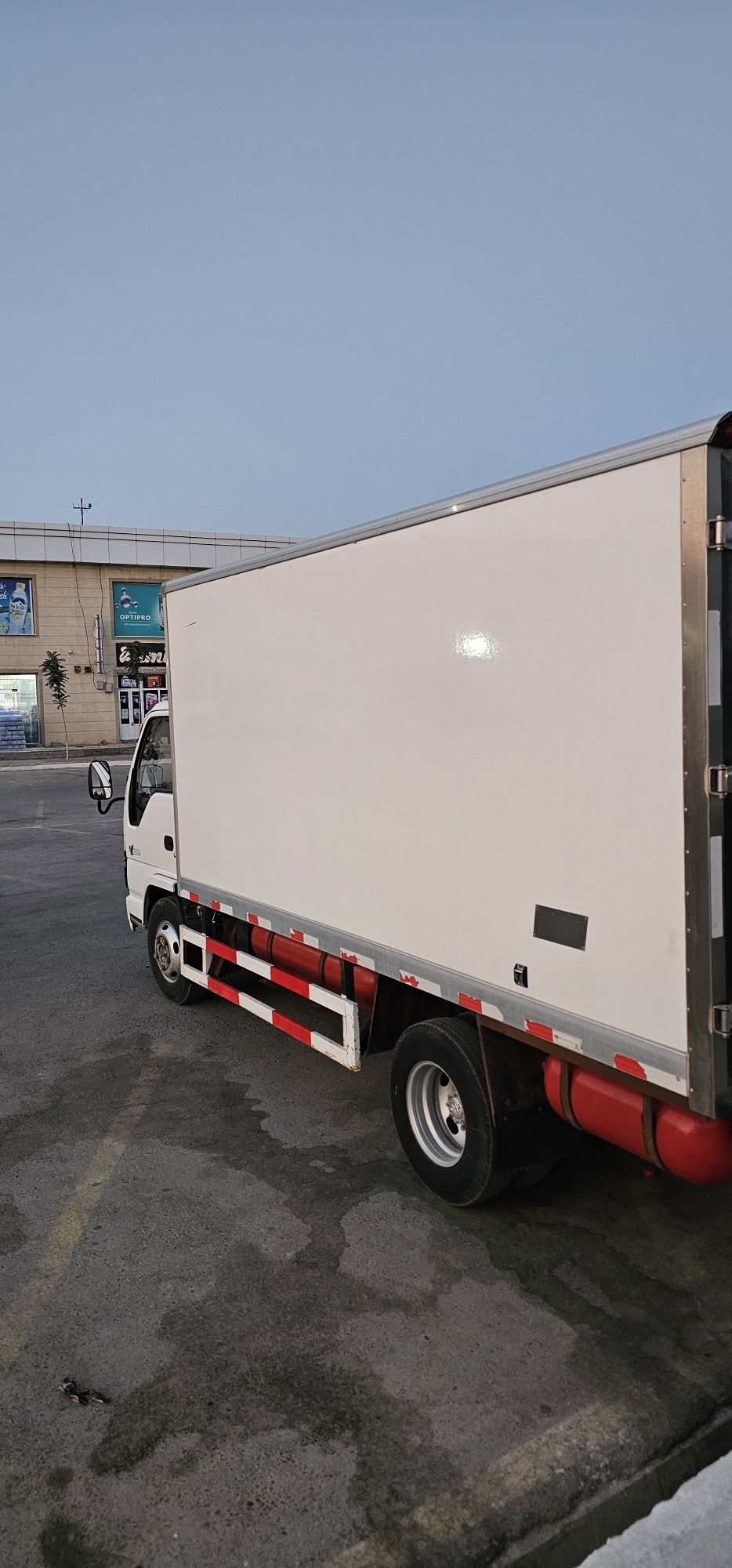 Isuzu 2.5tonnali