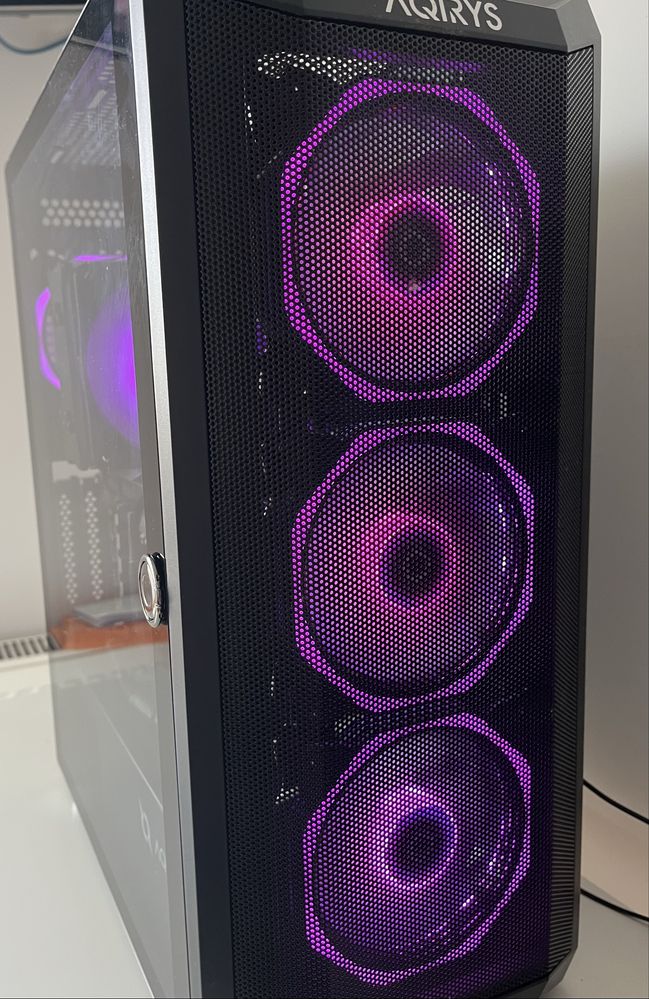 Pc gaming, stare excelenta. Functioneaza perfect + monitor DELL 144 Hz