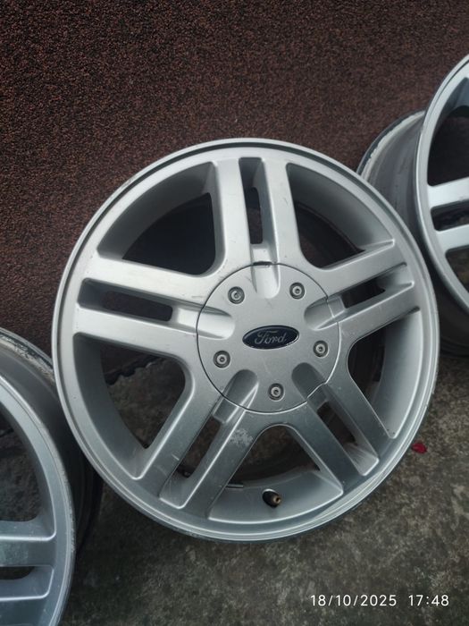 Vând set de jante aluminiu r15