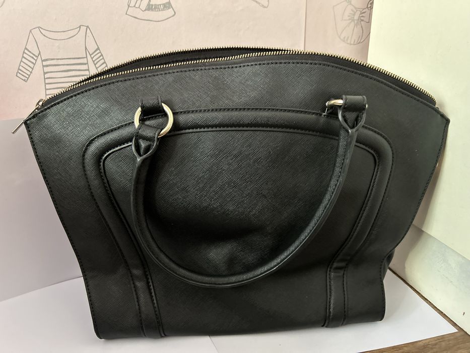 Чанта  на Armani