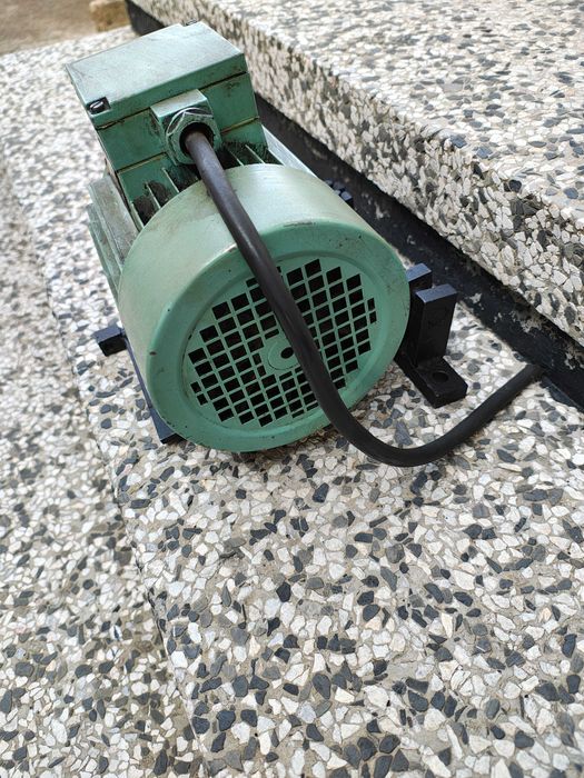 Трифазни електромотори