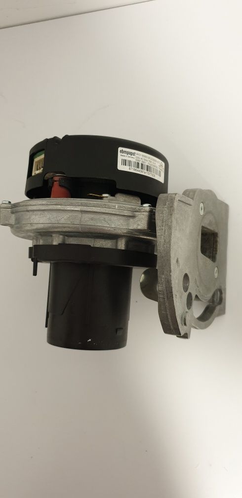 Ventilator Centrala termica Buderus Logamax Plus GB072-24K V2