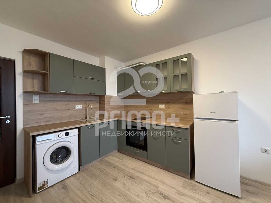 Новобзаведен тристаен апартамент, кв. Колю Фичето