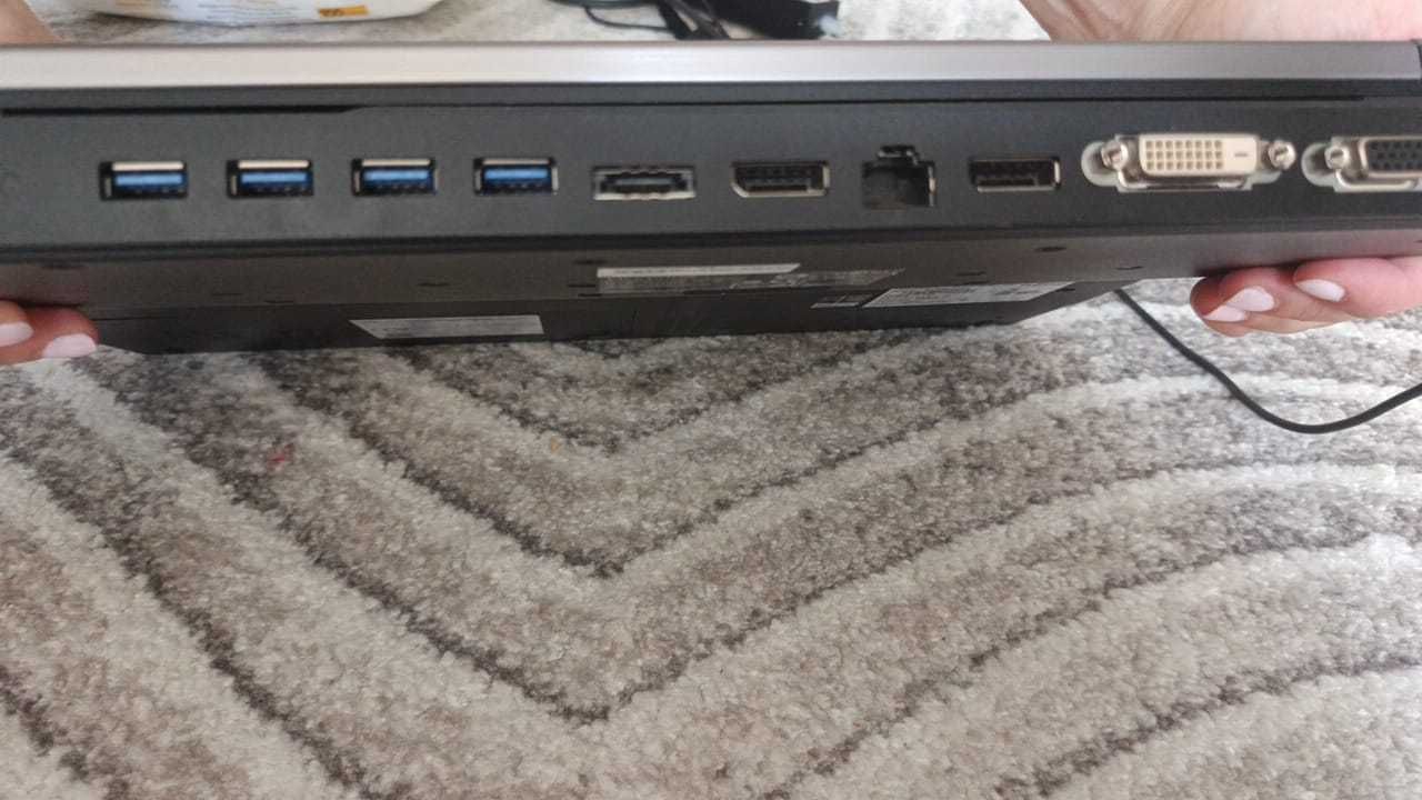 Laptop Fujitsu LIFEBOOK E734 i5