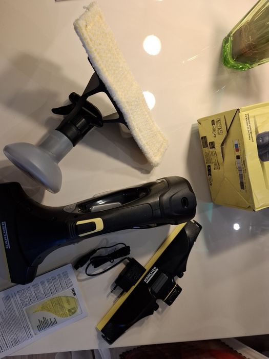 Aspirator ,curățitor geamuri Karcher .WV 5 Plus N