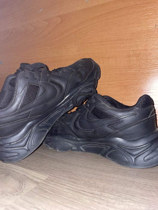 Дамски спортни маратонки