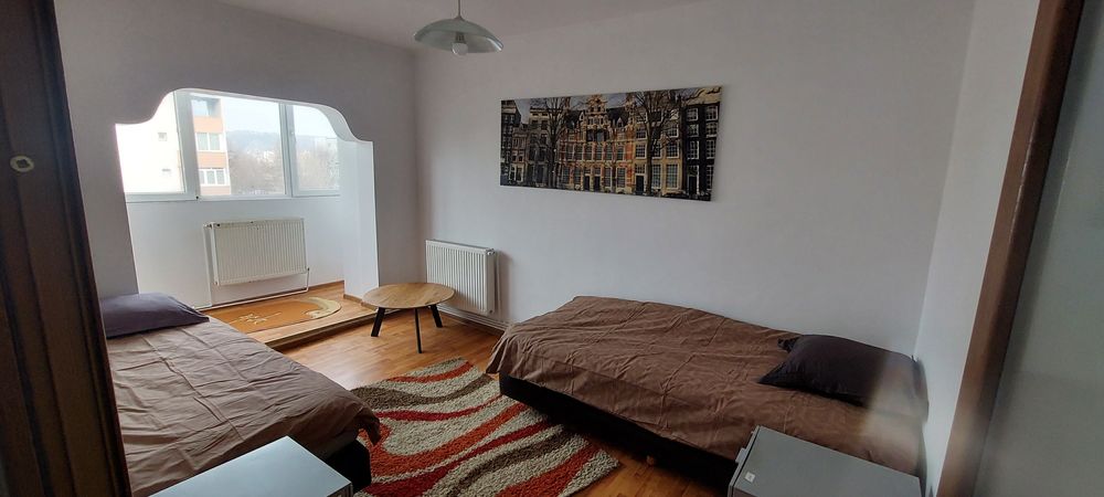 Vand apartament 3 camere etaj 2.
