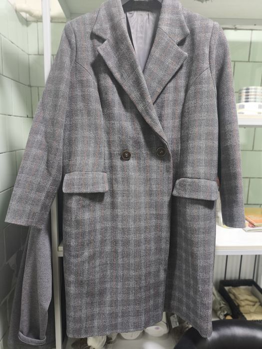 Двубортное пальто  52 размера