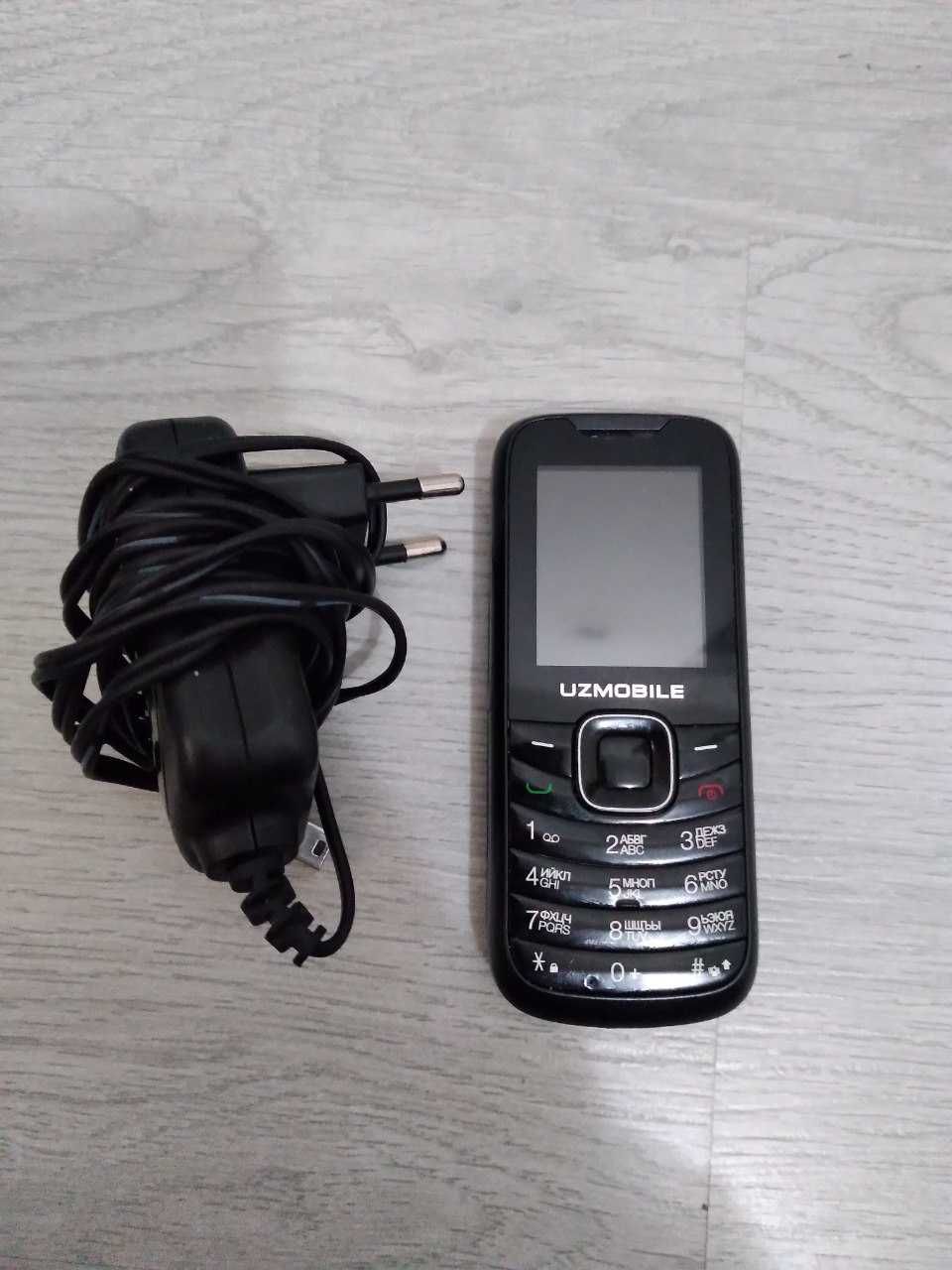 Uzmobile (Узмобайл) CDMA-450 V-C2500 telefoni sotiladi