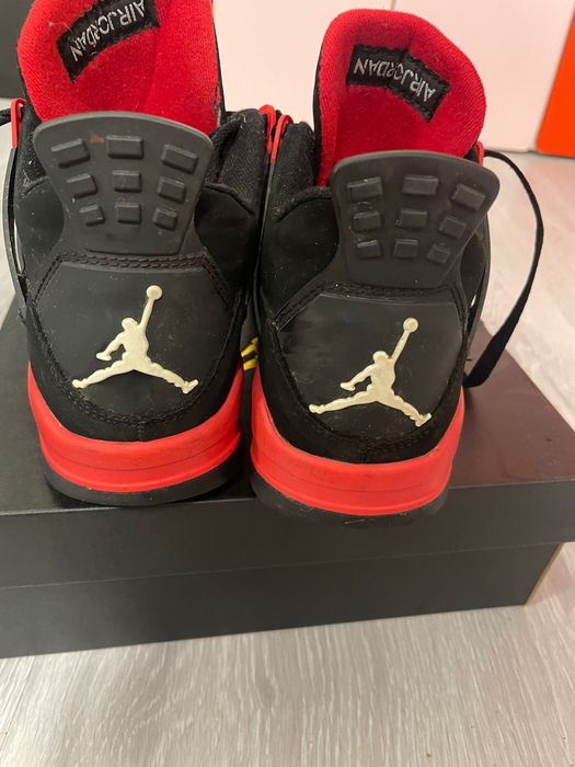 Jordan 4 red thunder