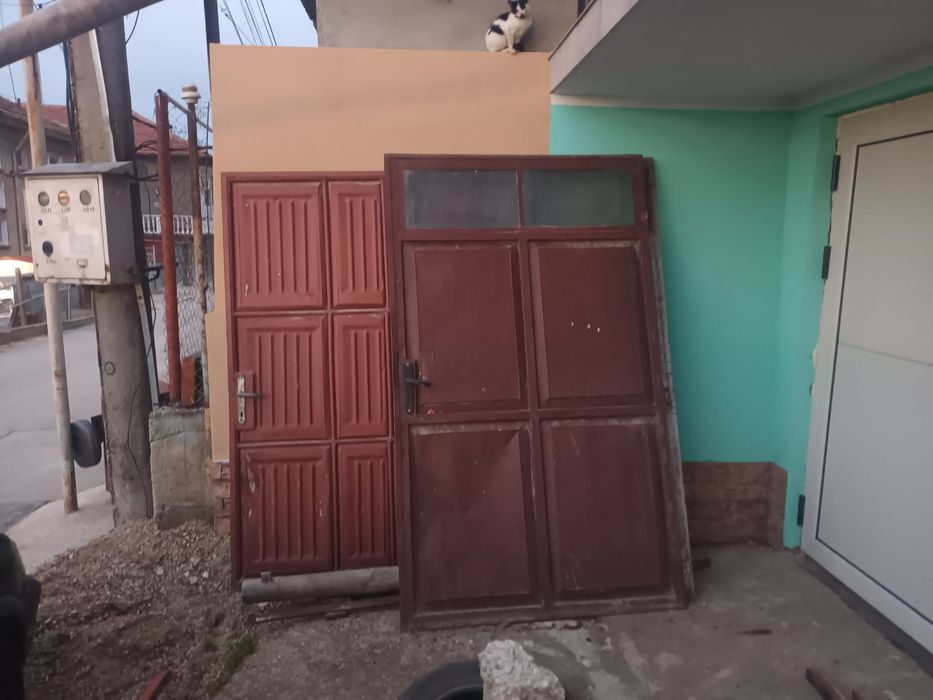Метални Гаражни врати