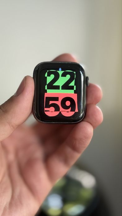 Apple Watch 4 Series 44mm-Placa Baza Defecta-Doar piese-Citeste Anunt