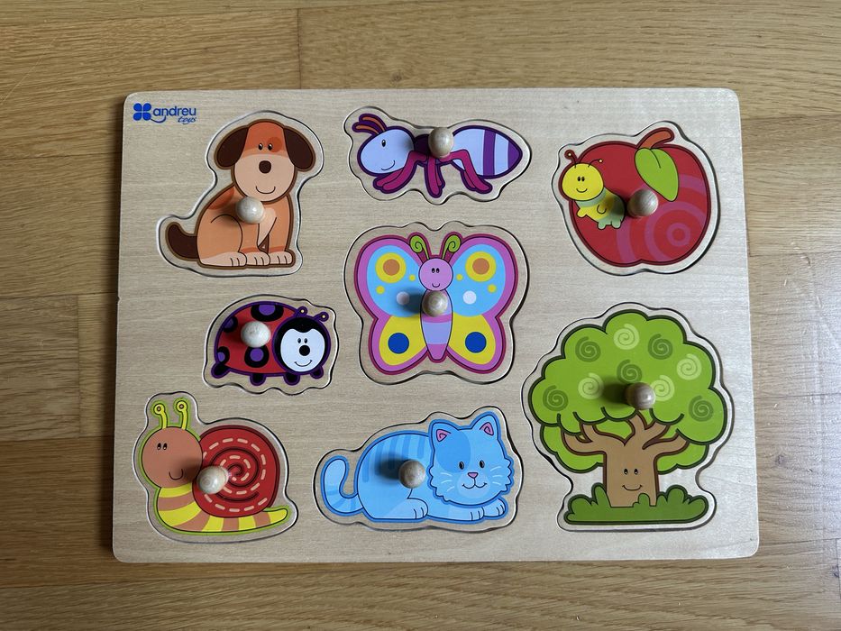 Lot 3 puzzle din lemn cu butoni, Andreu Toys