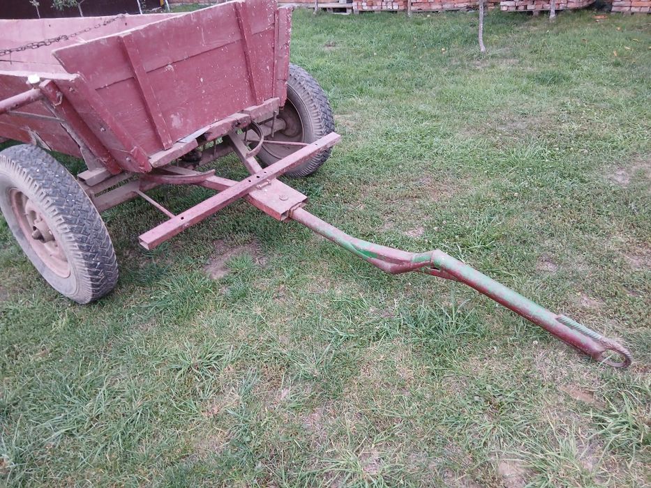 Căruță dupa tractor sau cal