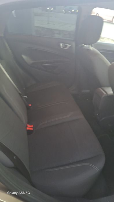 Автомобил форд фиеста