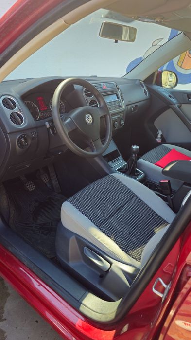 Vând Volkswagen Tiguan