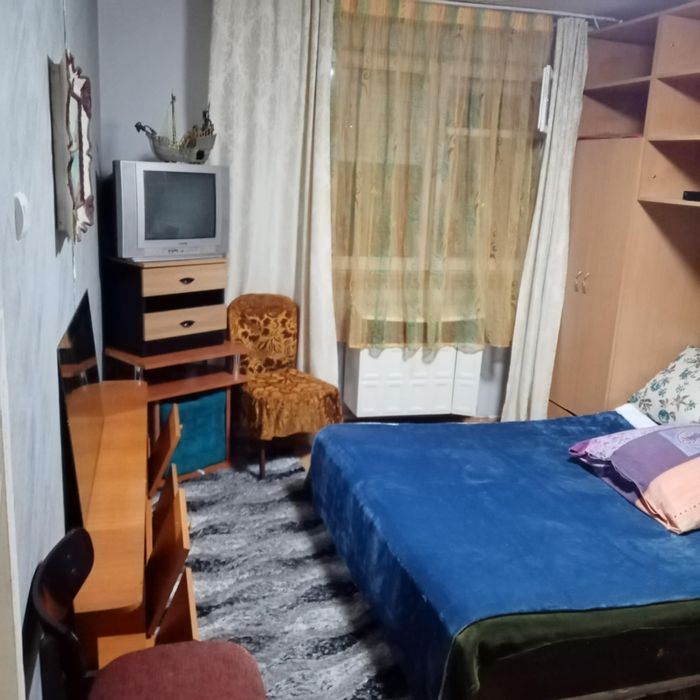 Închiriez apartament cu doua camere în Hunedoara la parter înalt