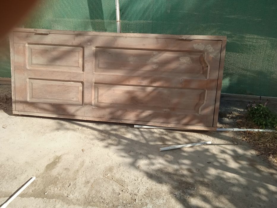 Eshik sotiladi 200000 sum