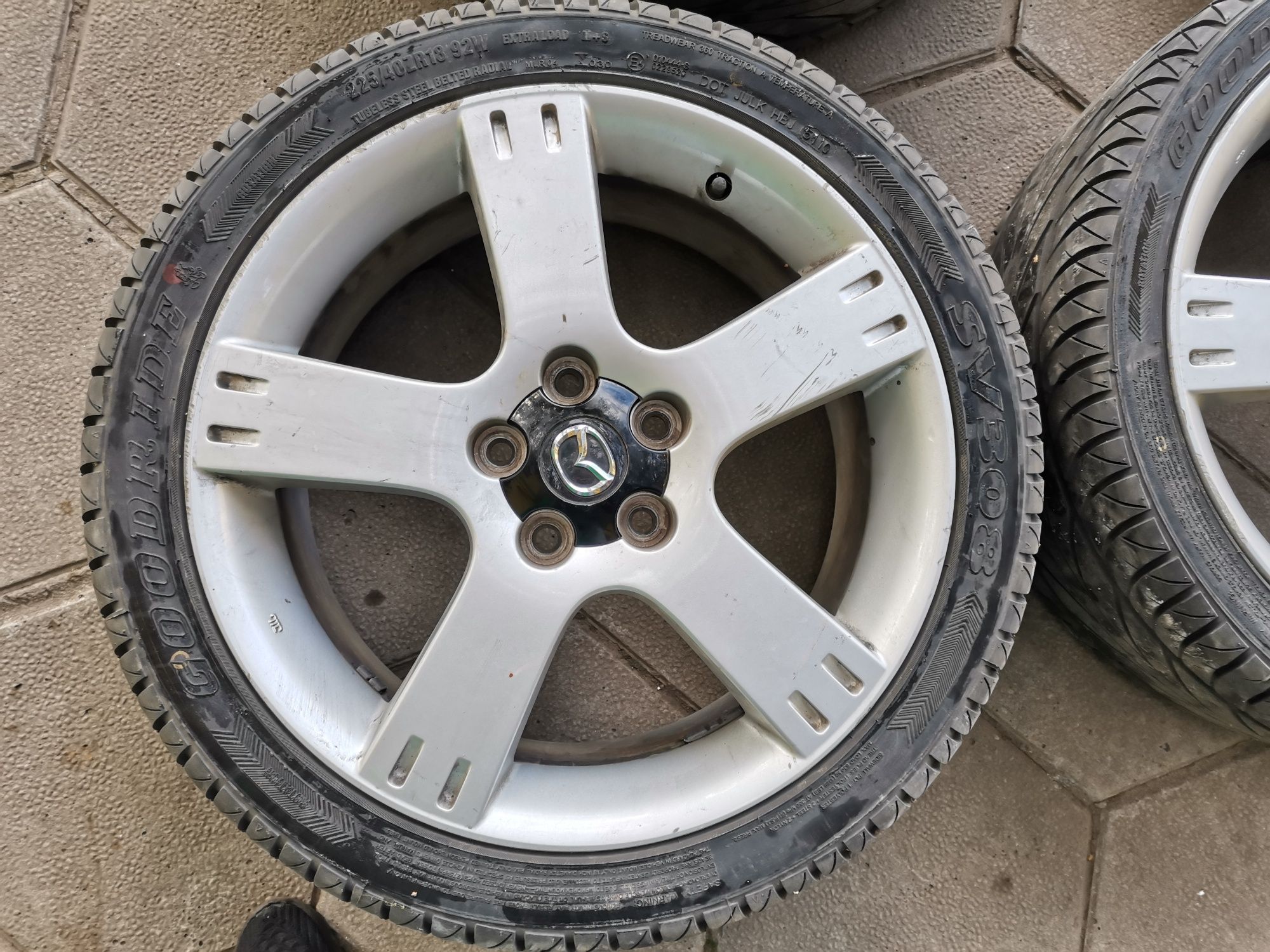 Джанти с гуми 225/40ZR18  Mazda