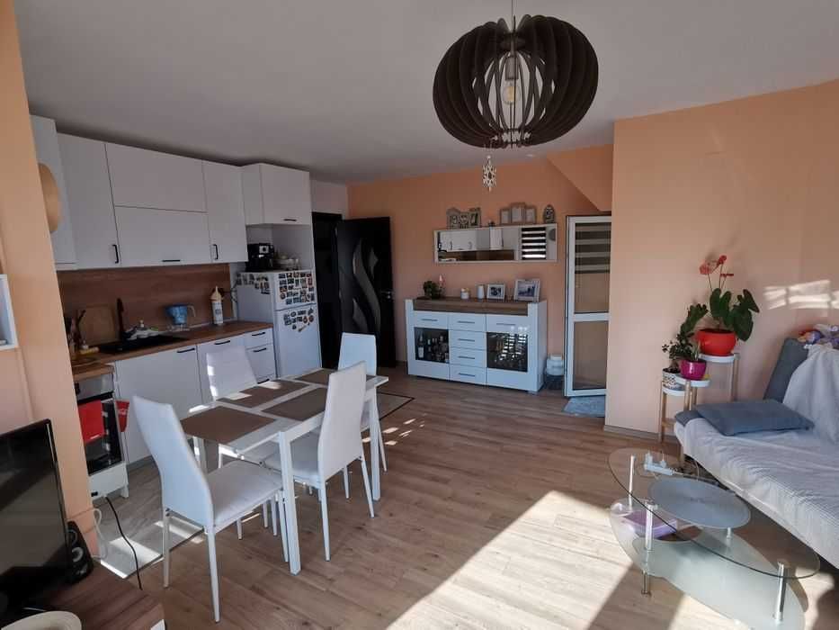 Тристаен апартамент в Редута