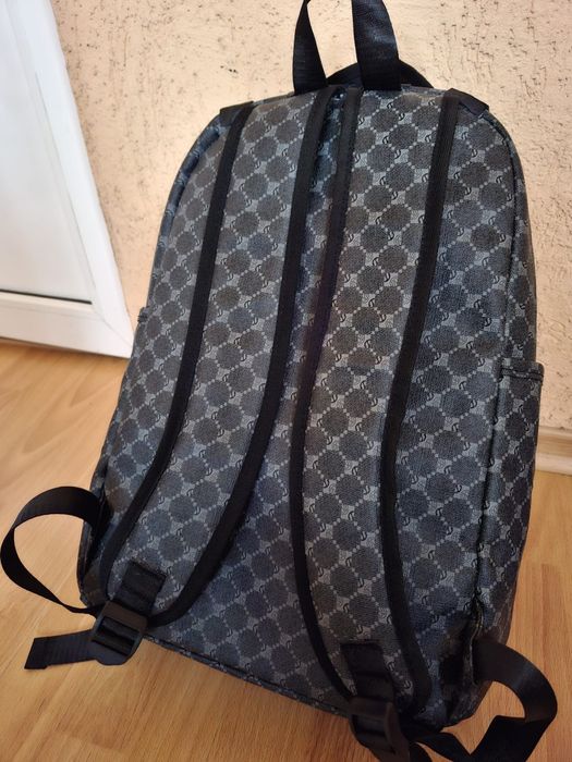 Ghiozdan BAPE ca nou