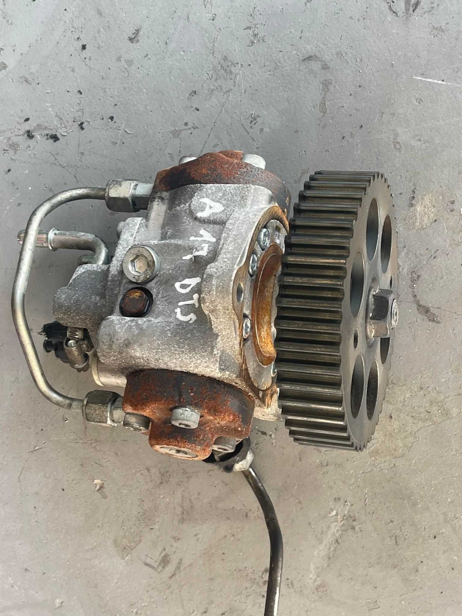 Pompa de inalta presiune 1.7CDTI Opel Astra J, Corsa D,Meriva 55586499