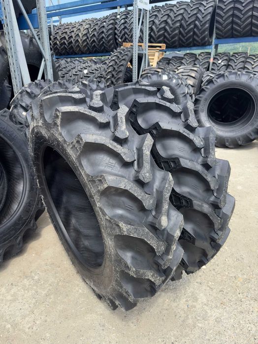 Cauciucuri Noi 12.4-28 Gri cu 12 pliuri pentru tractor spate