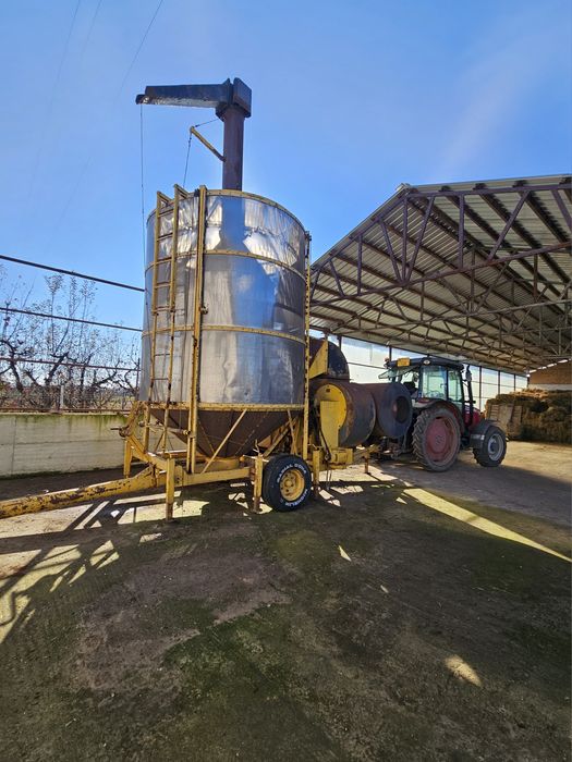 Vând uscător cereale