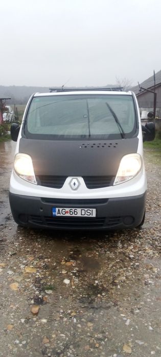 Vînd  dubiță  Reno  Trafic  2010