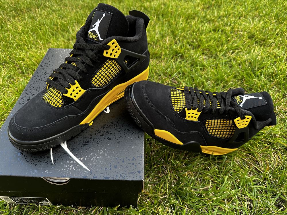 Jordan 4 "Thunder"