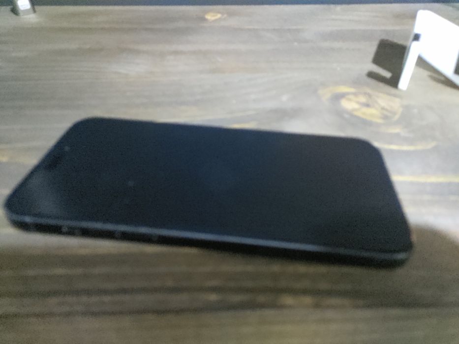 Продавам iPhone 15 plus