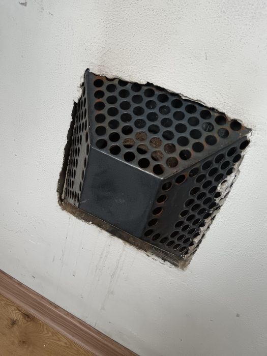 Vând 2  Sobe Covector