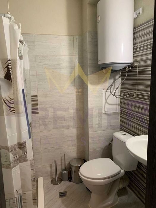 Дава се под наем Двустаен апартамент в Варна, Левски - 60 кв.м за 459 € - Снимка #2