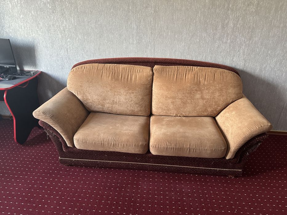 Отдам диван бу.