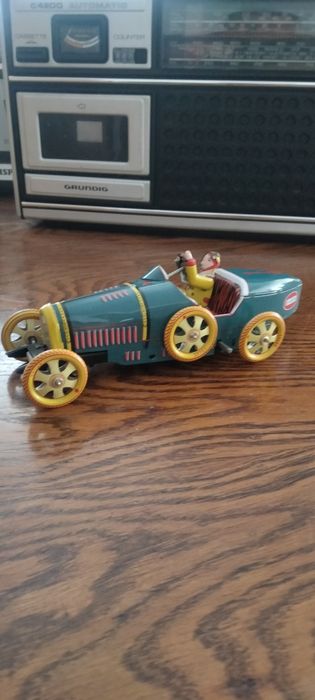2 mașinuțe tabla originale anii 75
