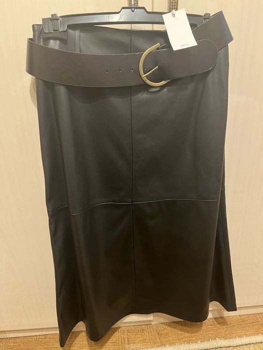 Fusta Mango imitatie piele